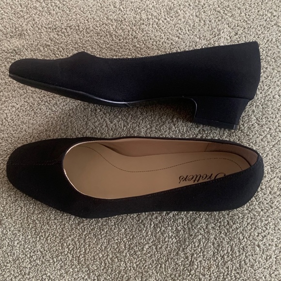 Trotters Doris Black Micro Slip On 1 1/4” Heel Shoes Womens Size 8M in Box MINT! - Picture 2 of 9